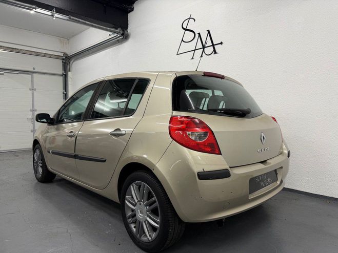 Renault Clio III 1.6 16V 110 Privil�ge Proactive Auto Beige de 2007