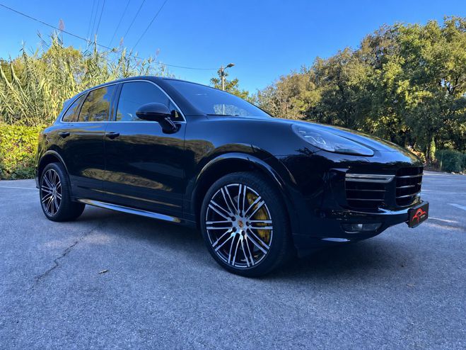 Porsche Cayenne Turbo S SUV Noir Verni de 2015