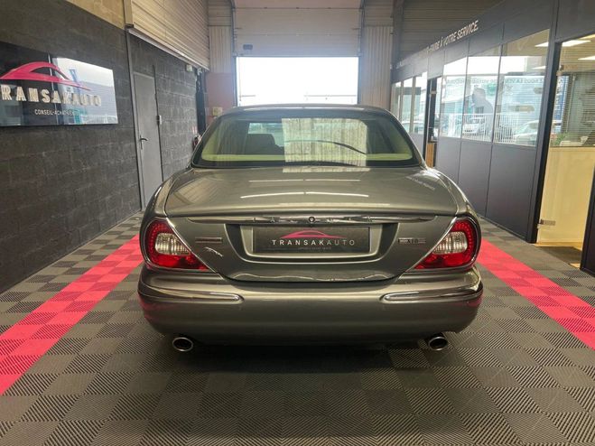 Jaguar XJ 8 4.2 V8 298 CV Sovereign Gris de 2006