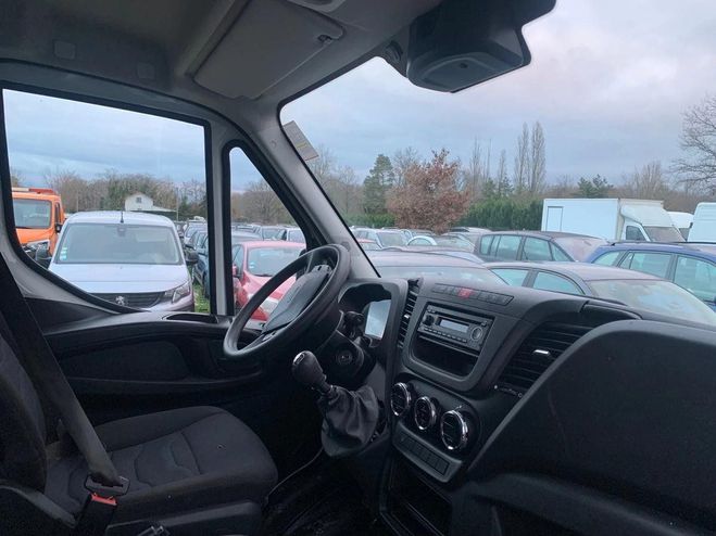 Iveco Daily Vu 35C16 160CV 20m2 HAYON ELECTRIQUE VEN Blanc de 2017