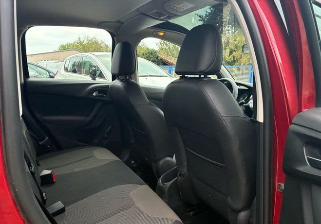 Citroen C3 1.6 hdi 75 cv 2015 66500 kms pare brise  Rouge de 2015