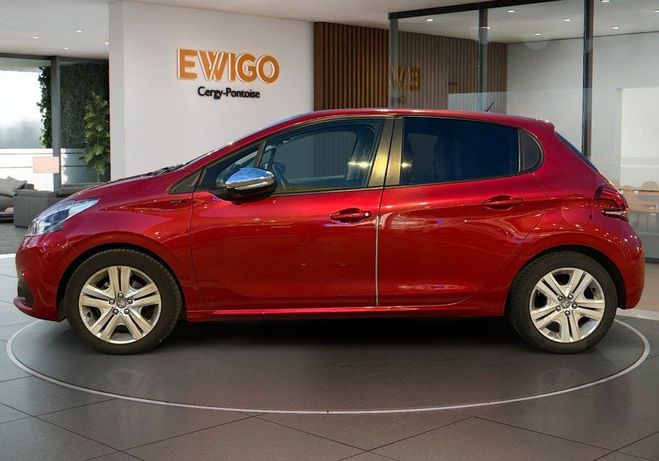 Peugeot 208 1.2 PURETECH 82 SIGNATURE Distribution F Rouge de 2018
