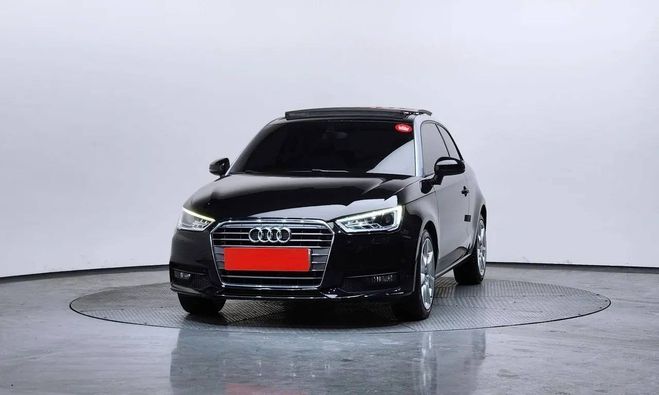 Audi A1 1.6 TDI 116CH S Tronic Ambition   Option NOIR de 2015