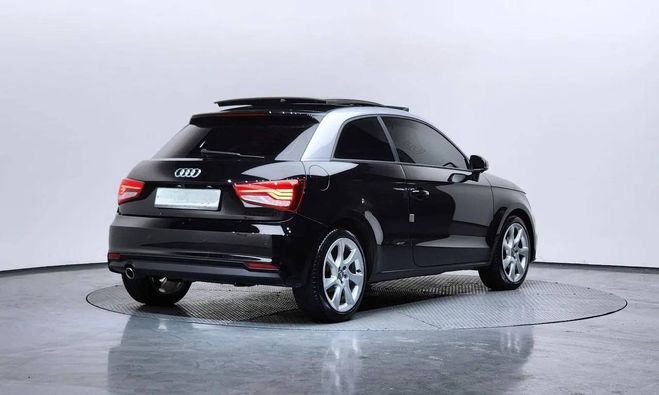 Audi A1 1.6 TDI 116CH S Tronic Ambition   Option NOIR de 2015