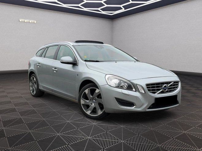 Volvo V60 D4 163ch Ocean Race 5 cylindres Geartron Gris de 2013