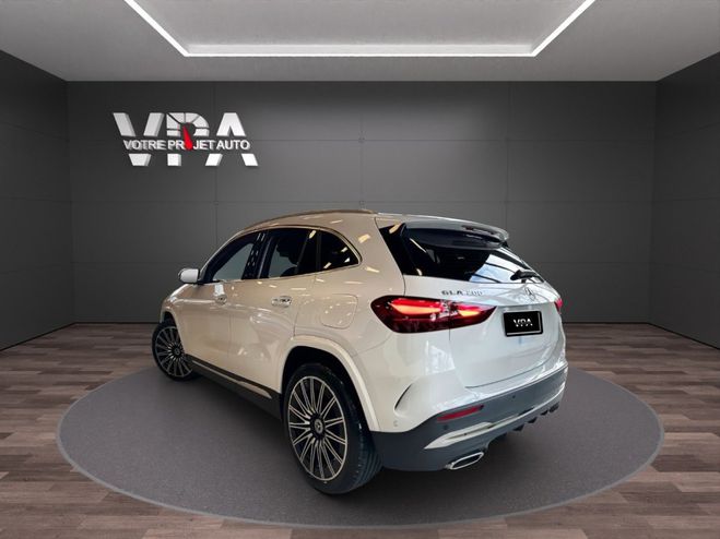 Mercedes Classe GLA Classe 200 AMG Line 1.3 Turbo Hybride 16 Blanc de 2023