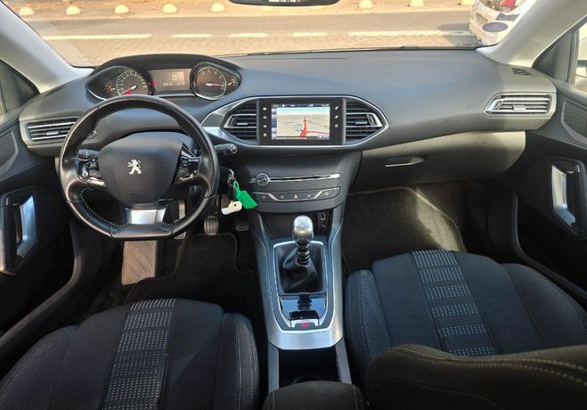 Peugeot 308 1.2l ess 130 Allure 02-2017 1er Main Blanc de 2017