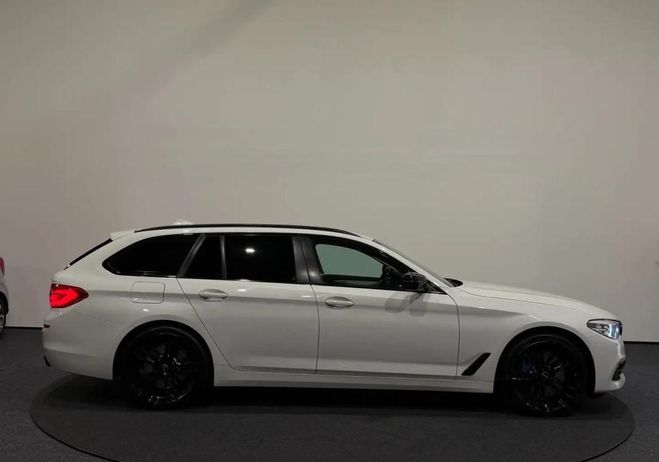 BMW Serie 3 5 TOURING G31 540d xDrive 3.0 6 cylindre Blanc de 2017