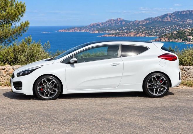 Kia ProCeed cee'd GT Coupe 1.6 T-GDI 204 ch Blanc de 2016