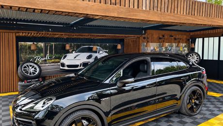 Porsche Cayenne e hybrid. 3. V6 465 ch Tiptronic S avec 2021 d'occasion a  La Baule-Escoublac (44)