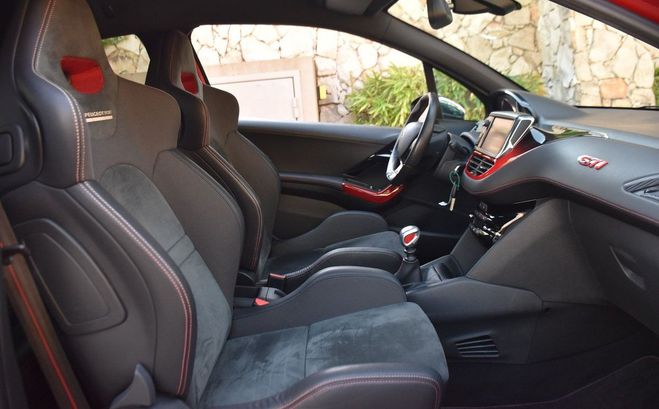 Peugeot 208 GTI 1.6 200ch phase 1 Rouge de 2014