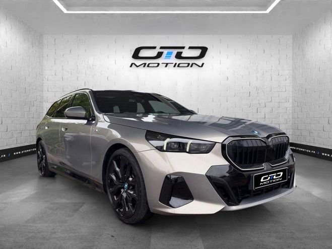 BMW Serie 5 touring 530e xDrive PHEV 299 ch BVA8 G61 GRIS de 2024
