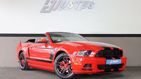 Ford Mustang premium 2013 d'occasion a Paris (75)