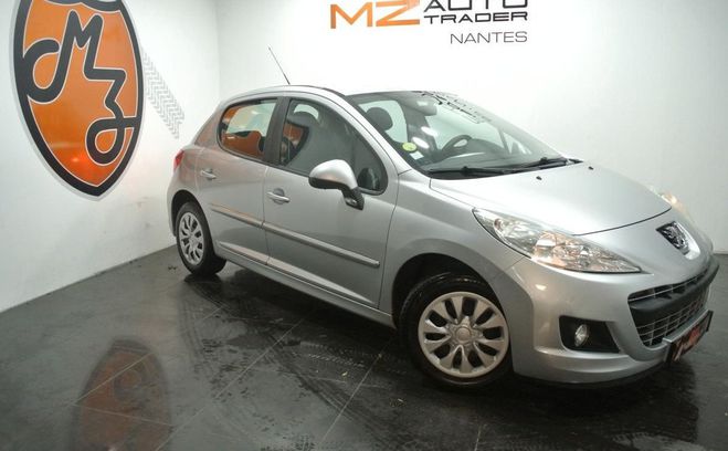 Peugeot 207 BUSINESS 1.4 HDi 70ch 5P Garantie 12 Moi Gris de 2011