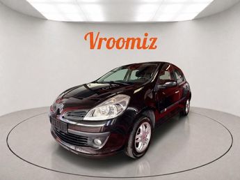 Voir d&eacute;tails -Renault Clio 1.2 75 authentique &agrave; Blois (41)