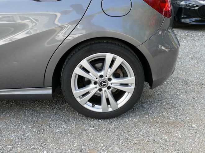 Mercedes Classe A 160 102 Ch SENSATION BVM6 Gris de 2017