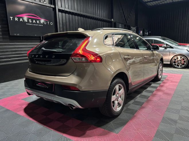 Volvo V40 Cross Country D3 2.0 150 ch 5 Cylindres Marron de 2014