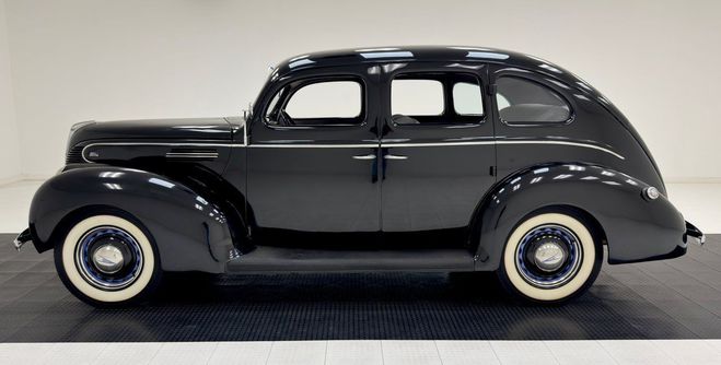 Ford Standard 60 Series Fordor Sedan Noir de 1939