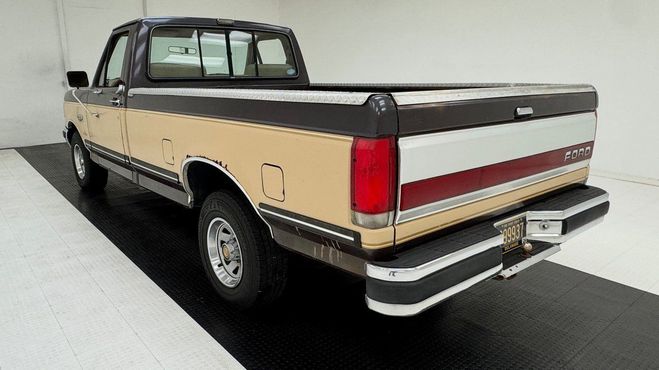 Ford F150 XLT Lariat Long Bed Pickup Marron de 1990