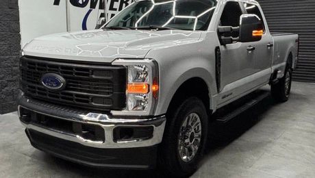 Ford F250 F-250 Super Duty XL 4x4 4dr Crew Cab 8 f 2023 d'occasion a Paris (75)