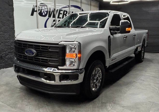 Ford F250 F-250 Super Duty XL 4x4 4dr Crew Cab 8 f Blanc de 2023