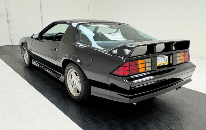 Chevrolet Camaro Z28 Coupe Noir de 1991