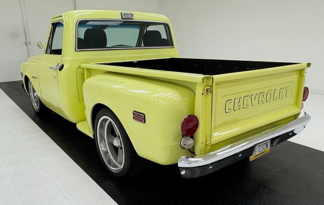Chevrolet C10 Custom Deluxe Step Side Short Bed Pickup Jaune de 1972