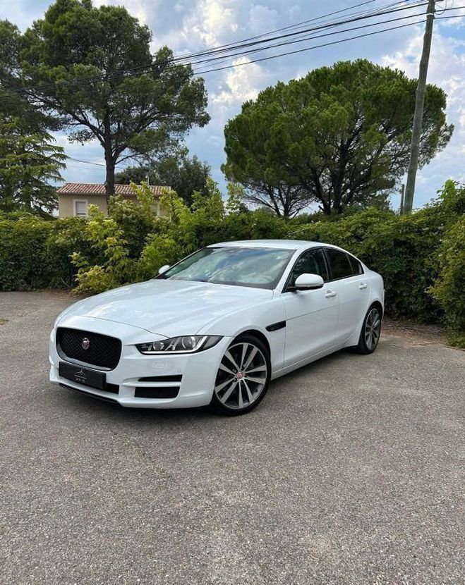 Jaguar XE Lot de deux � vendre Marchand Blanc de 2018