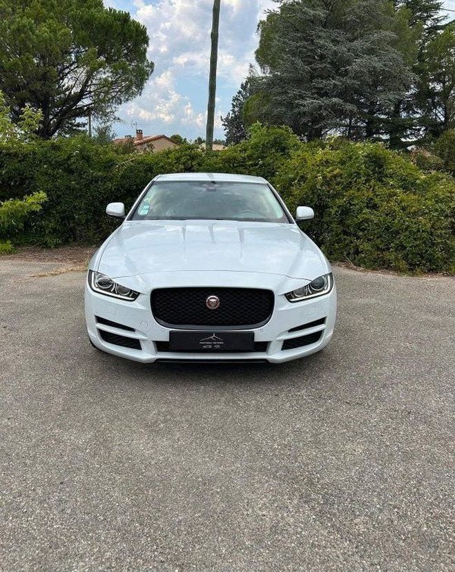 Jaguar XE Lot de deux � vendre Marchand Blanc de 2018