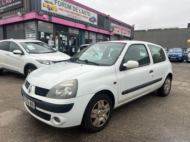 Renault Clio II (2) CAMPUS 1.2 16V 75 AUTHENTIQUE Blanc de 2005