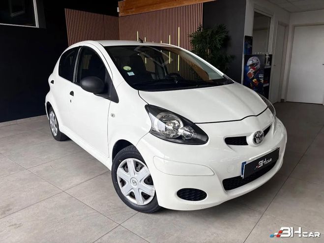 Toyota Aygo 5 Portes 1.0 VVTi 68 cv Blanc de 2010