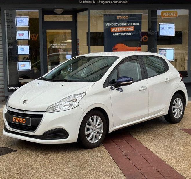 Peugeot 208 phase 2 1.2 68ch like Blanc de 2019