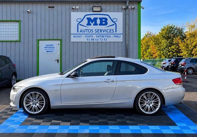 BMW Serie 3 E92 Coupe 330i 272cv Cuir GPS Toit Ouvra Gris de 2008