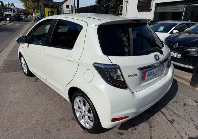 Toyota Yaris 1.5 hybrid 100vh Dynamic Blanc de 2012