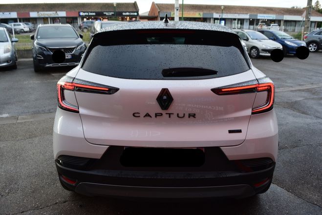 Renault Captur 1.6 E-TECH FULL HYBRID 145CH ESPRIT ALPI BLANC de 2024