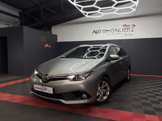 Toyota Auris Touring Sports 112 D-4D DYNAMIC Gris de 2016