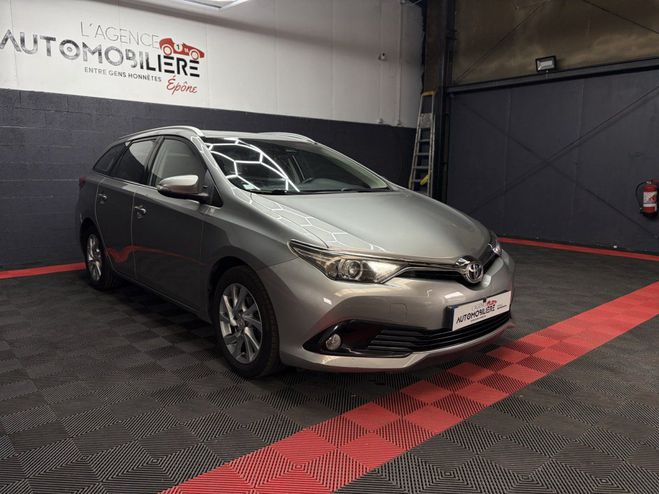 Toyota Auris Touring Sports 112 D-4D DYNAMIC Gris de 2016