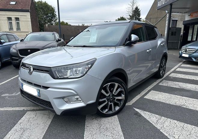 Ssangyong Tivoli 160 e-XDI 115ch 2WD Sport Bi-Ton Gris de 2016