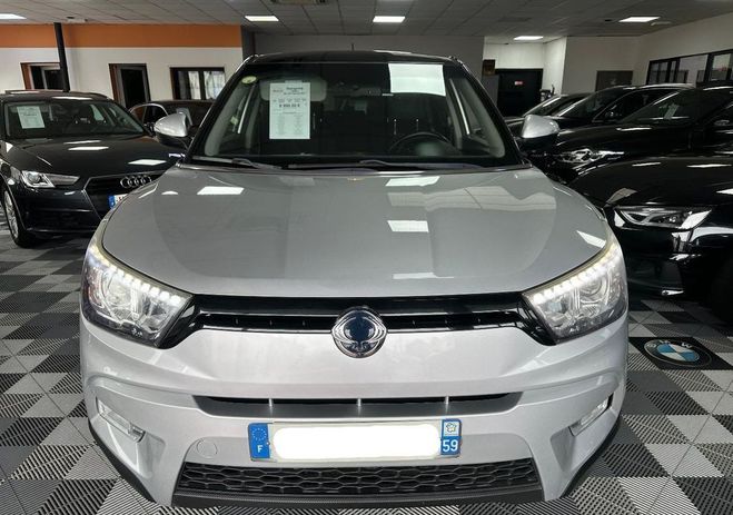 Ssangyong Tivoli 160 e-XDI 115ch 2WD Sport Bi-Ton Gris de 2016