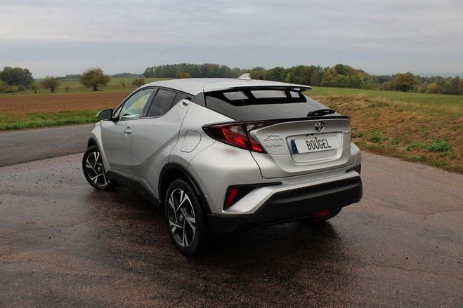 Toyota C HR TEAM DEUTSCHLAND 122 CV HYBRID GPS 3D CA Gris de 2023
