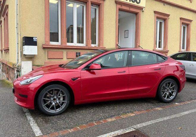 Tesla Model 3 model-3 electric 275 standard-plus bva c Rouge de 2021