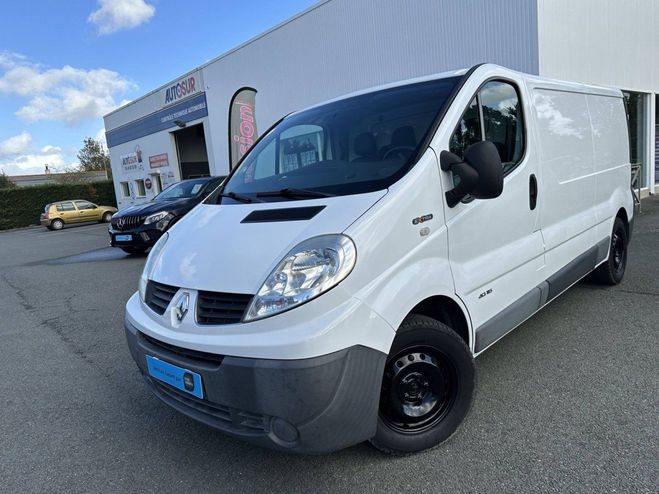 Renault Trafic II 2.0 dCi 115 Grand Passenger Expressio BLANC de 2013