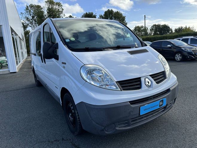 Renault Trafic II 2.0 dCi 115 Grand Passenger Expressio BLANC de 2013