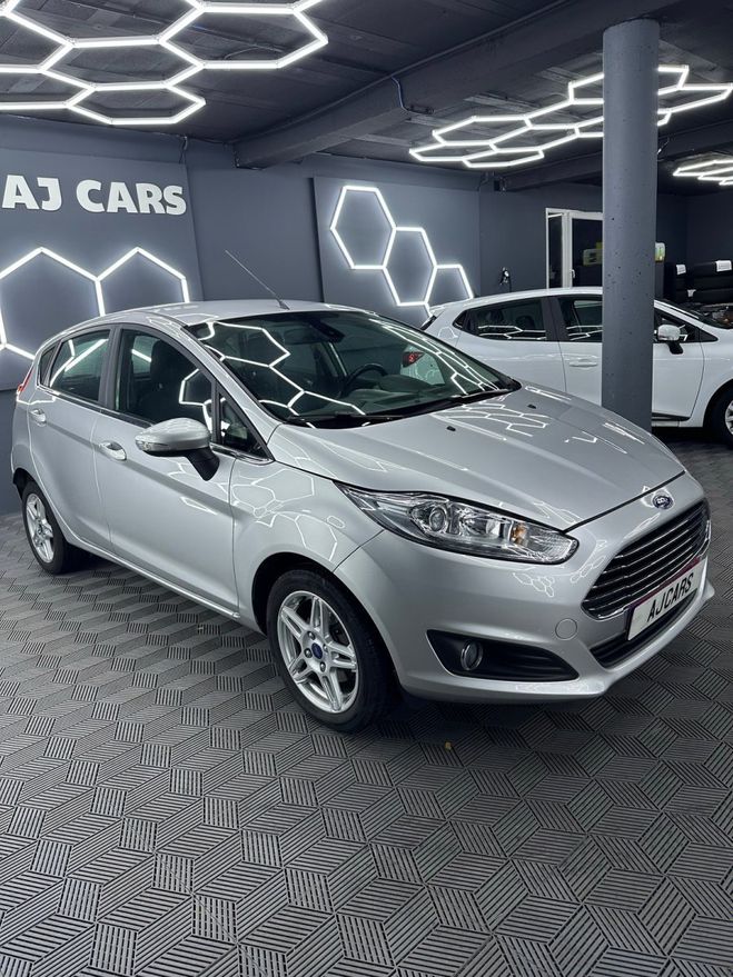 Ford Fiesta 1.5 TDCi 75Ch TITANIUM *DISTRI NEUVE *GA Gris Anthracite de 2013