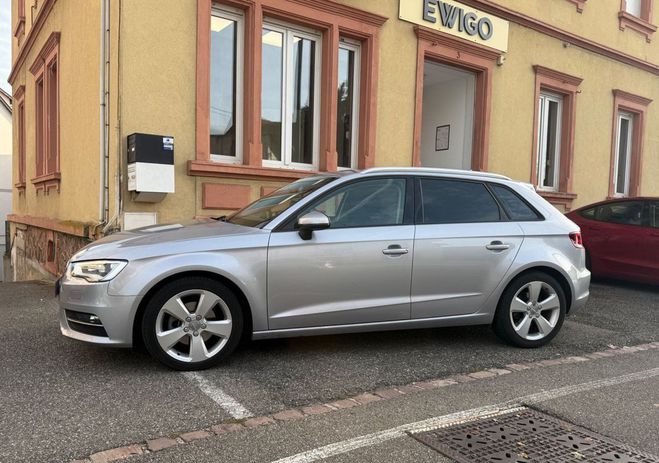 Audi A3 Sportback 1.4 tfsi 125 advanced kit dist Gris de 2016