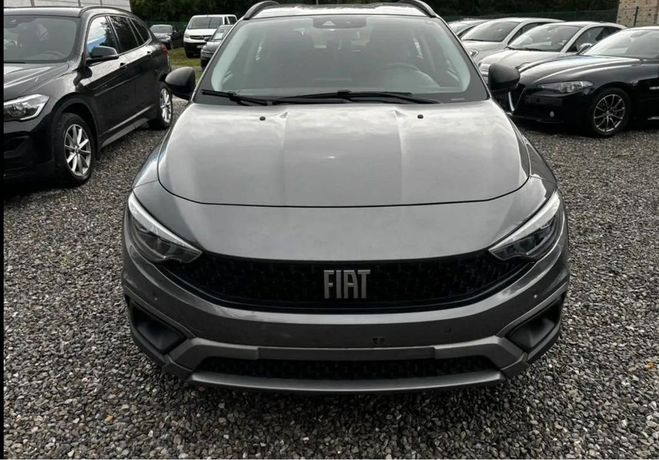 Fiat Tipo CROSS 1.3 95 etat showroom garantie 12 m Gris de 2022