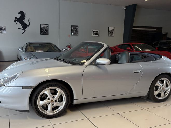 Porsche 911 D�capotable 3.4 Carrera grise de 1999