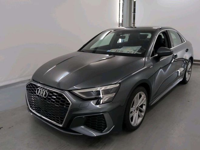 Audi A3 35TFSI Sedan SLline Gris M�tallis� de 