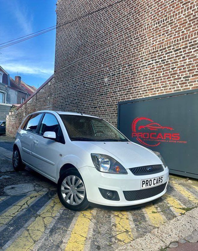Ford Fiesta 1,3i Duratech Blanc de 2008