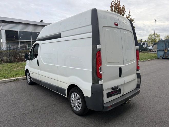 Renault Trafic II Fourgon Phase 2 L2H2 2.5 dCi 150 cv - Blanc de 2008